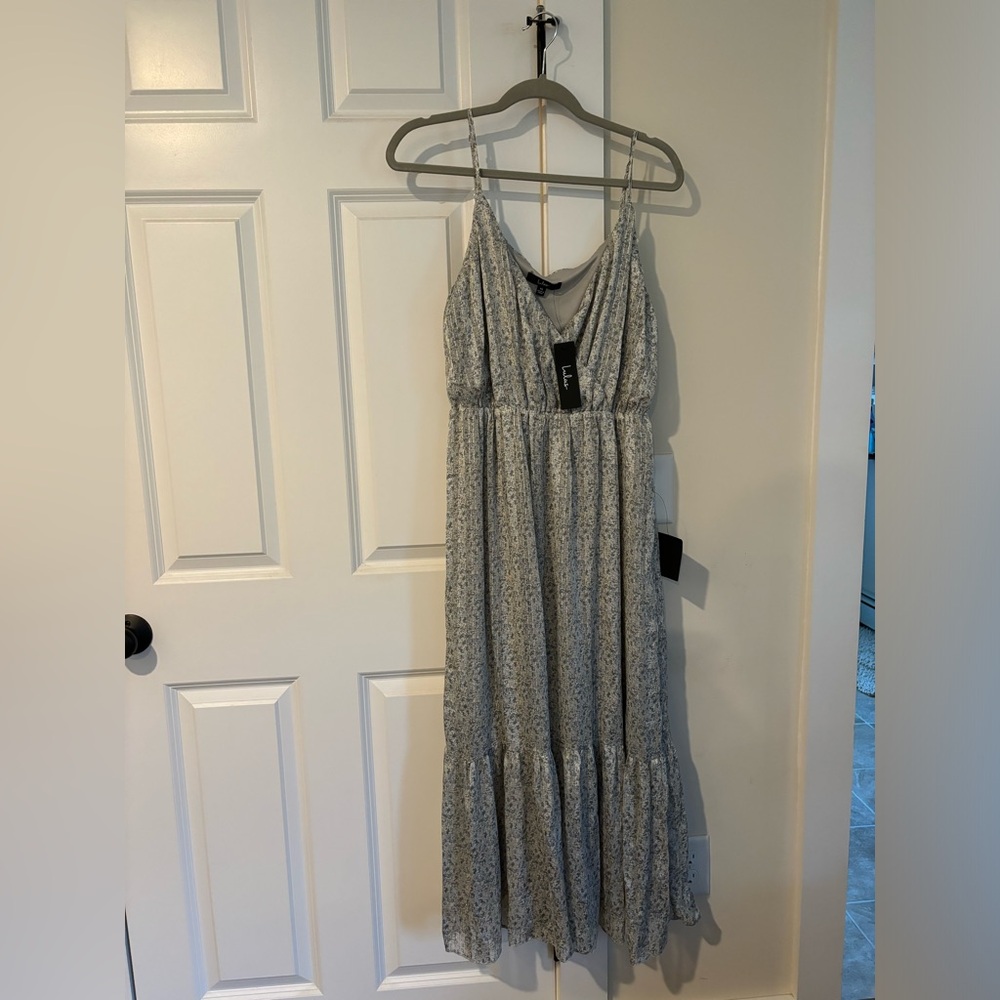 Lulu's Light Gray Floral Tiered Midi Dress with Spaghetti Straps
